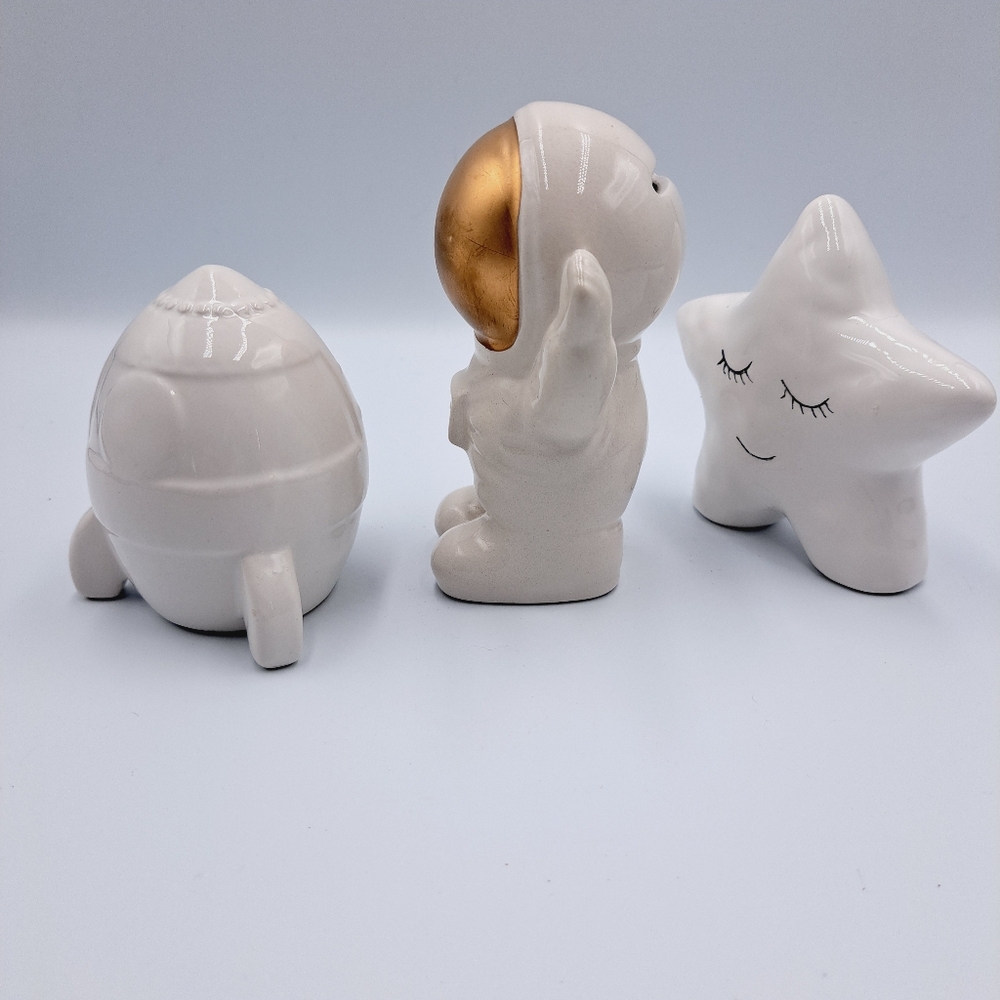 Reach For the Stars With Astronaut Bank, Star & Spaceship Ceramic Set - Picture 7 of 10